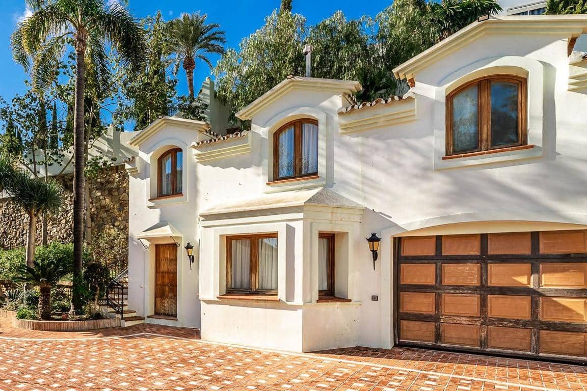 Chalet de 16 habitaciones en Marbella en venta con piscina garaje - 9.494.000 € (Ref: 10066282)