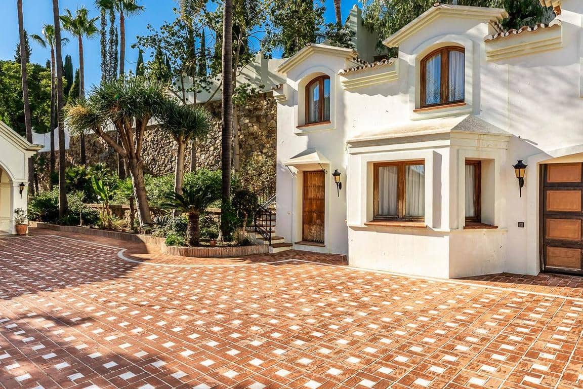 Chalet de 16 habitaciones en Marbella en venta con piscina garaje - 9.494.000 € (Ref: 10066282)