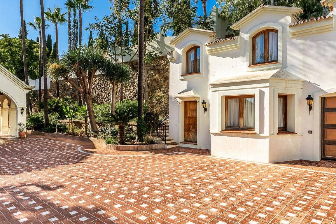 Chalet de 16 habitaciones en Marbella en venta con piscina garaje - 9.494.000 € (Ref: 10066282)