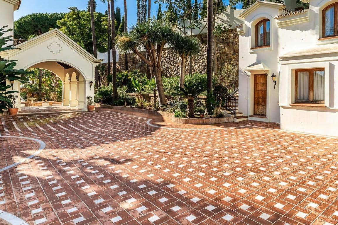 Chalet de 16 habitaciones en Marbella en venta con piscina garaje - 9.494.000 € (Ref: 10066282)