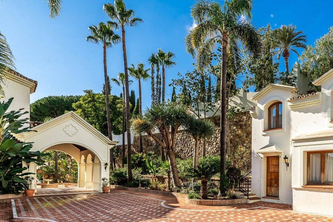 Chalet de 16 habitaciones en Marbella en venta con piscina garaje - 9.494.000 € (Ref: 10066282)