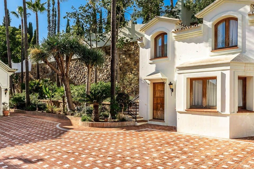 16 soveværelse Villa til salg i Marbella med swimmingpool garage - € 9.494.000 (Ref: 10066282)