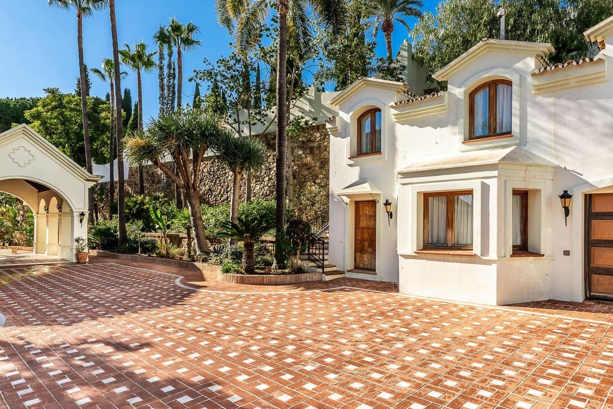 16 soveværelse Villa til salg i Marbella med swimmingpool garage - € 9.494.000 (Ref: 10066282)