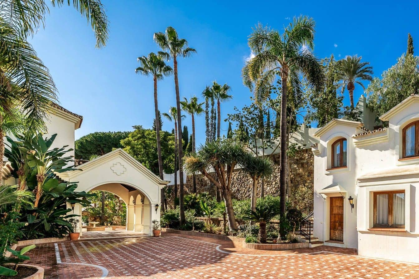 16 soveværelse Villa til salg i Marbella med swimmingpool garage - € 9.494.000 (Ref: 10066282)