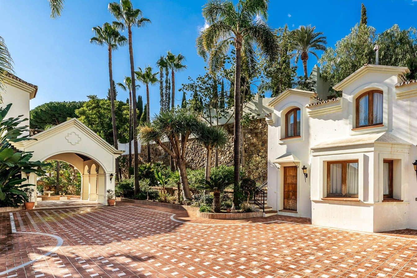 16 soveværelse Villa til salg i Marbella med swimmingpool garage - € 9.494.000 (Ref: 10066282)