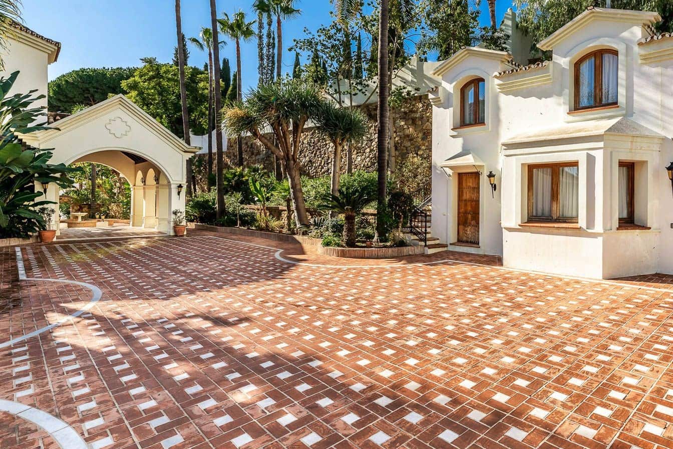 16 soveværelse Villa til salg i Marbella med swimmingpool garage - € 9.494.000 (Ref: 10066282)