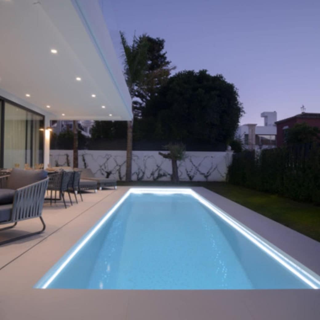4 bedroom Villa for sale in Marbella with pool garage - € 3,250,000 (Ref: 10066286)