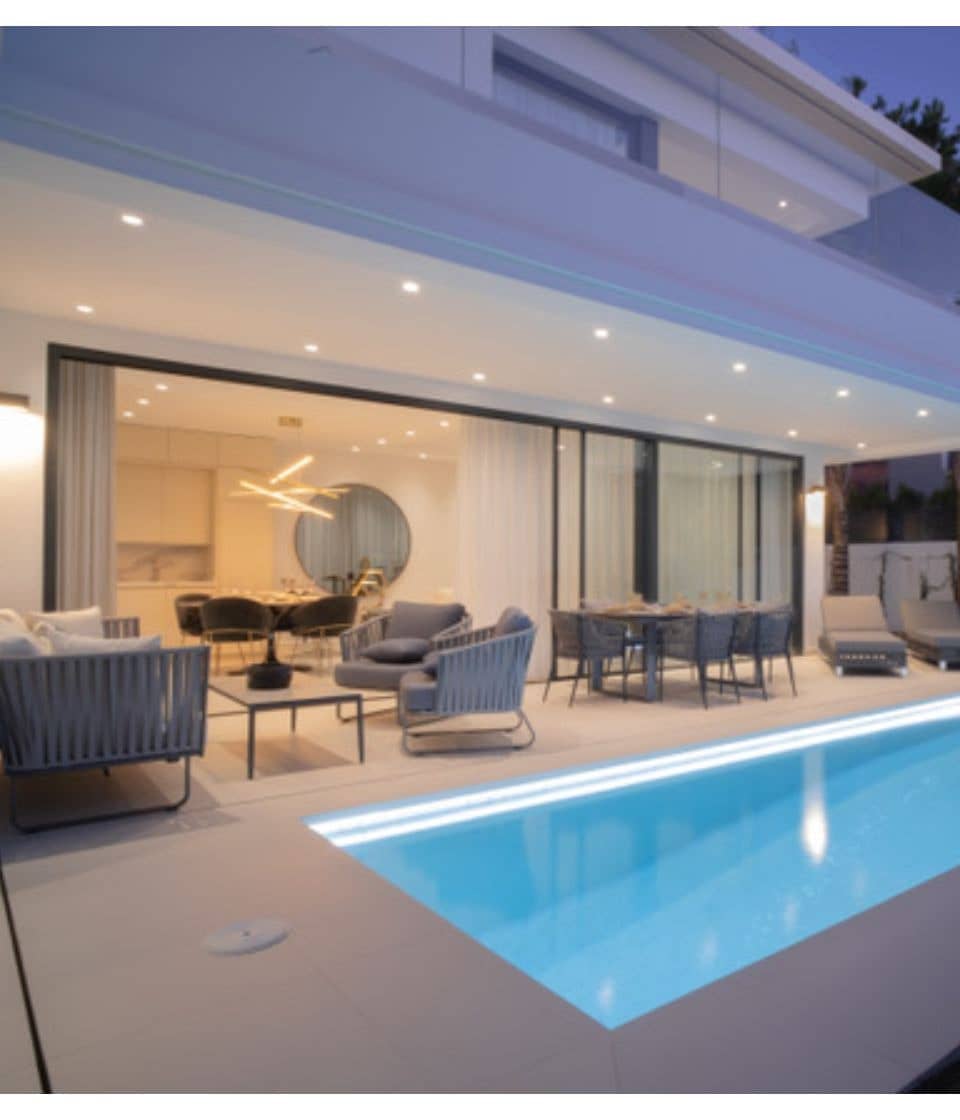 4 bedroom Villa for sale in Marbella with pool garage - € 3,250,000 (Ref: 10066286)