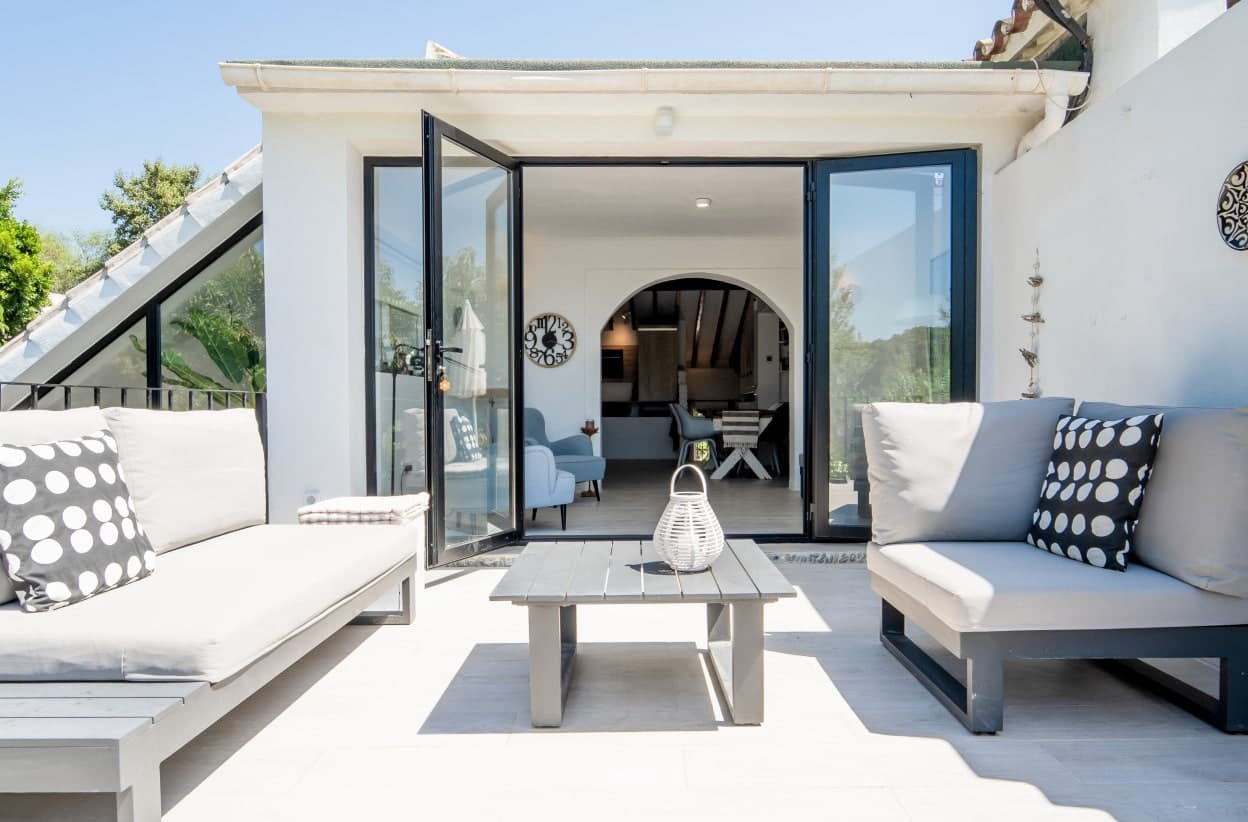 2 bedroom Villa for sale in Marbella with pool garage - € 649,000 (Ref: 10066305)