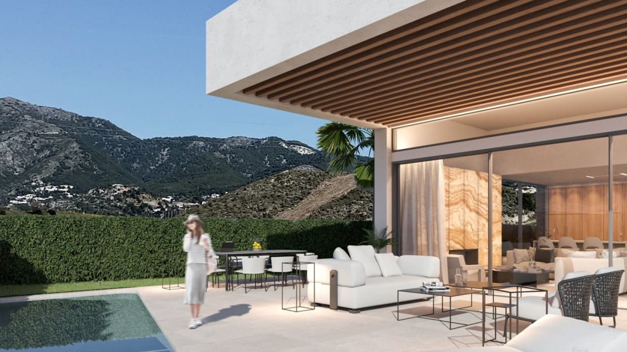 5 bedroom Villa for sale in Marbella with pool garage - € 1,850,000 (Ref: 10066306)