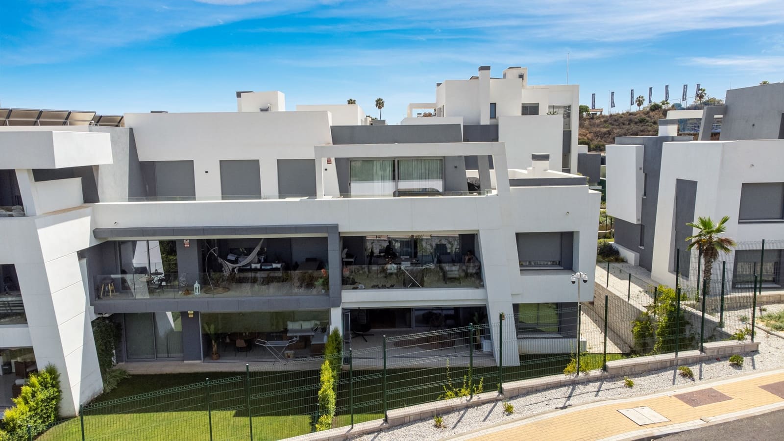 3 bedroom Apartment for sale in Marbella with pool garage - € 599,000 (Ref: 10066334)