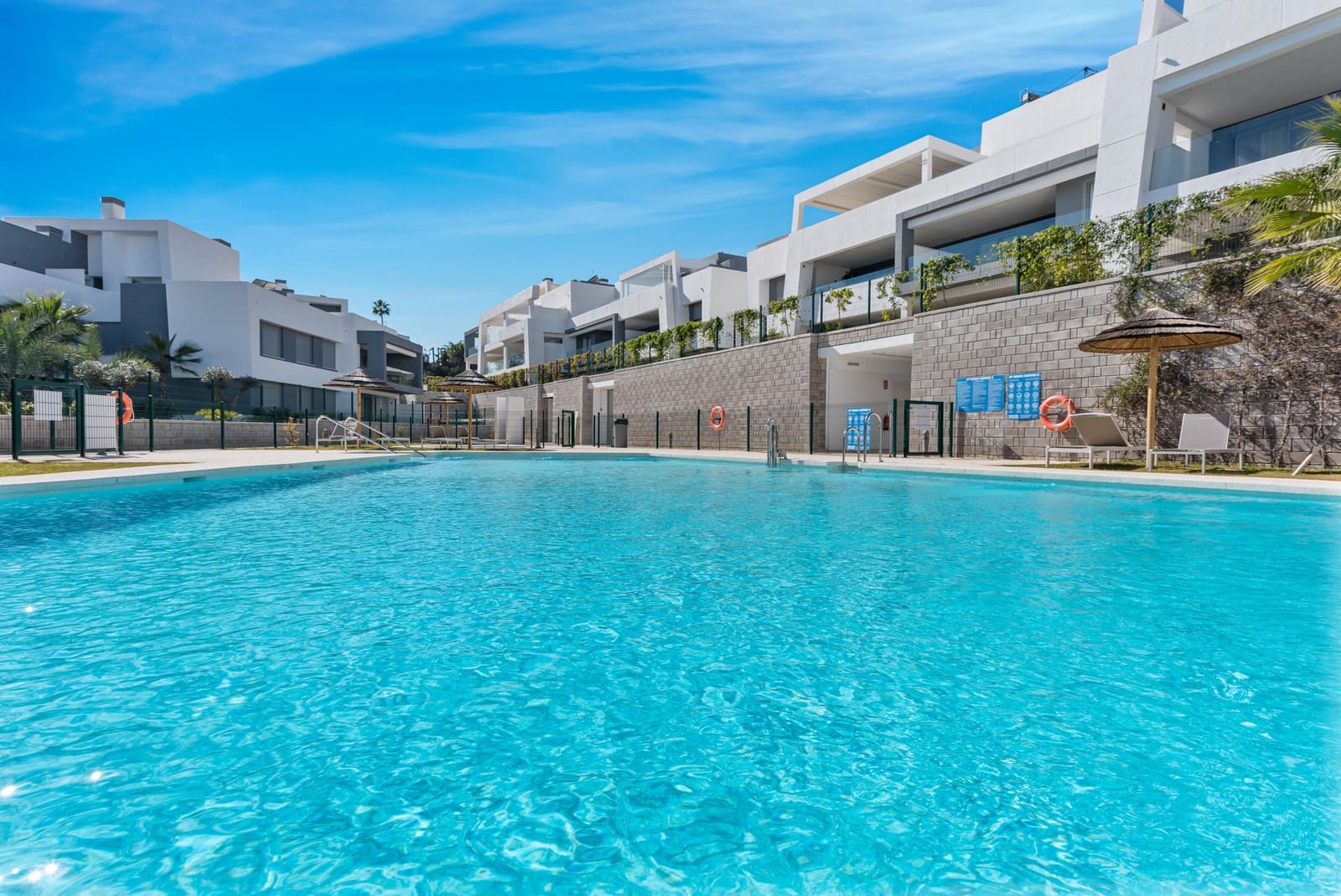 3 bedroom Apartment for sale in Marbella with pool garage - € 599,000 (Ref: 10066334)