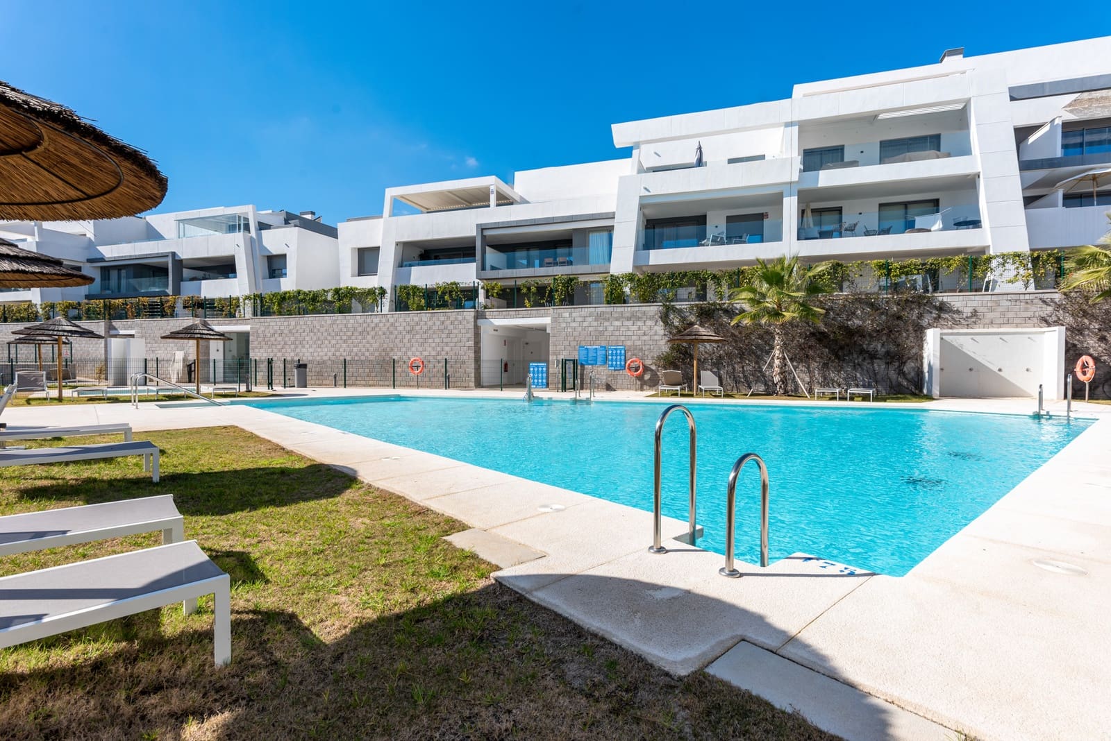 3 bedroom Apartment for sale in Marbella with pool garage - € 599,000 (Ref: 10066334)