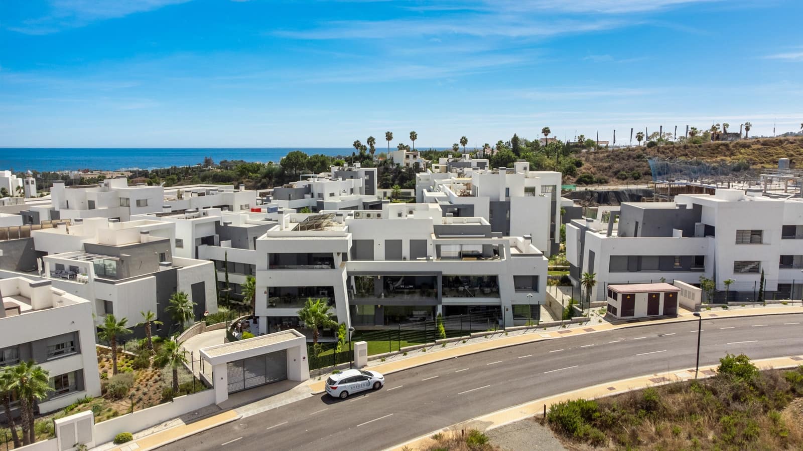 3 soverom Leilighet til salgs i Estepona med svømmebasseng garasje - € 599 000 (Ref: 10066335)