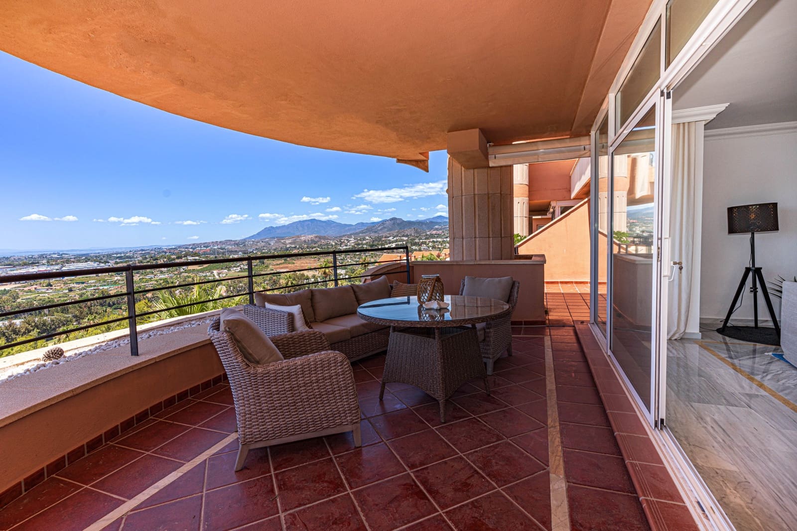 3 soveværelse Lejlighed til salg i Marbella med swimmingpool garage - € 835.000 (Ref: 10066337)