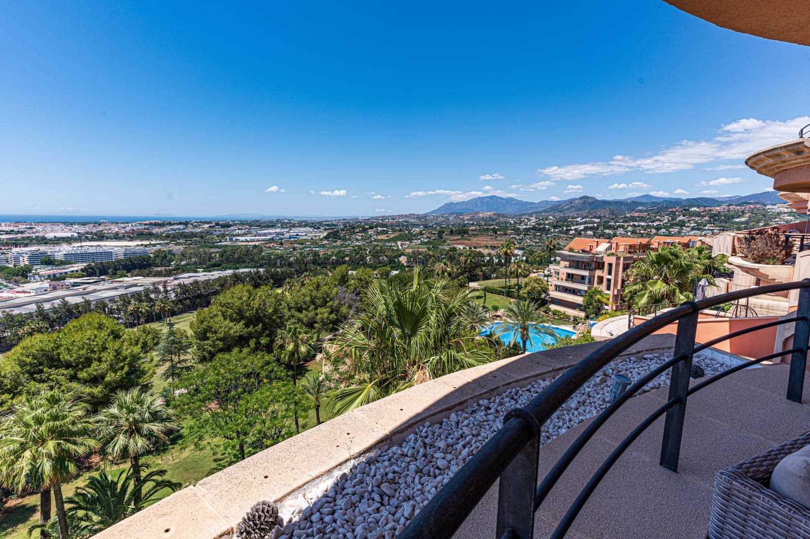 3 soveværelse Lejlighed til salg i Marbella med swimmingpool garage - € 835.000 (Ref: 10066337)
