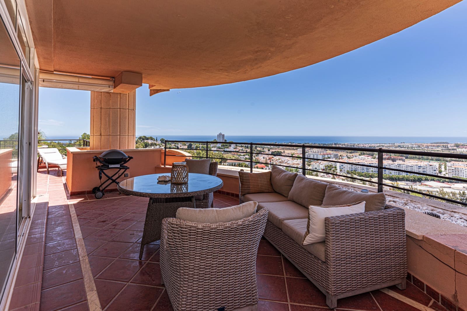 3 soveværelse Lejlighed til salg i Marbella med swimmingpool garage - € 835.000 (Ref: 10066337)