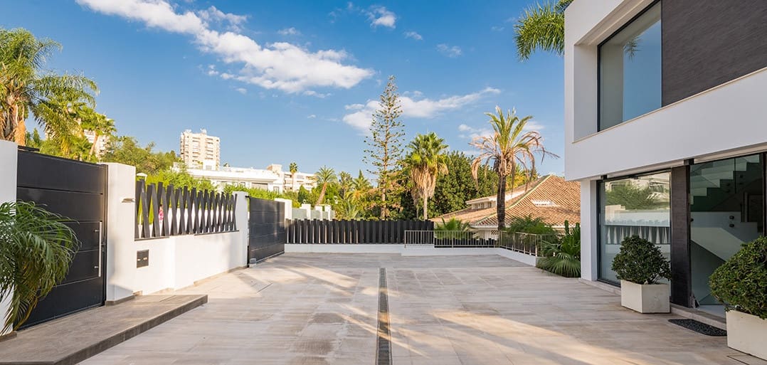 Chalet de 5 habitaciones en Marbella en venta con piscina garaje - 3.250.000 € (Ref: 10066342)