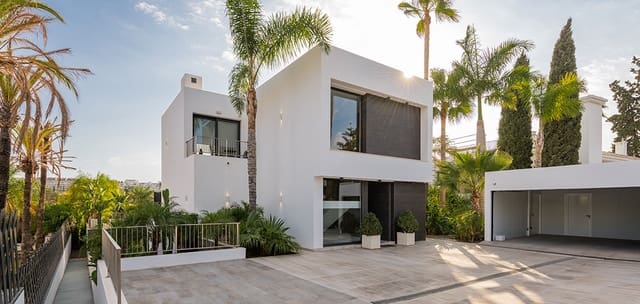 Chalet de 5 habitaciones en Marbella en venta con piscina garaje - 3.250.000 € (Ref: 10066342)