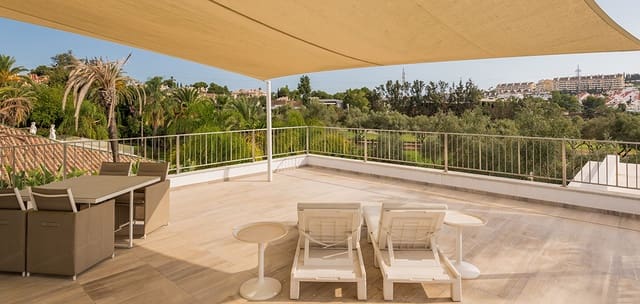 Chalet de 5 habitaciones en Marbella en venta con piscina garaje - 3.250.000 € (Ref: 10066342)