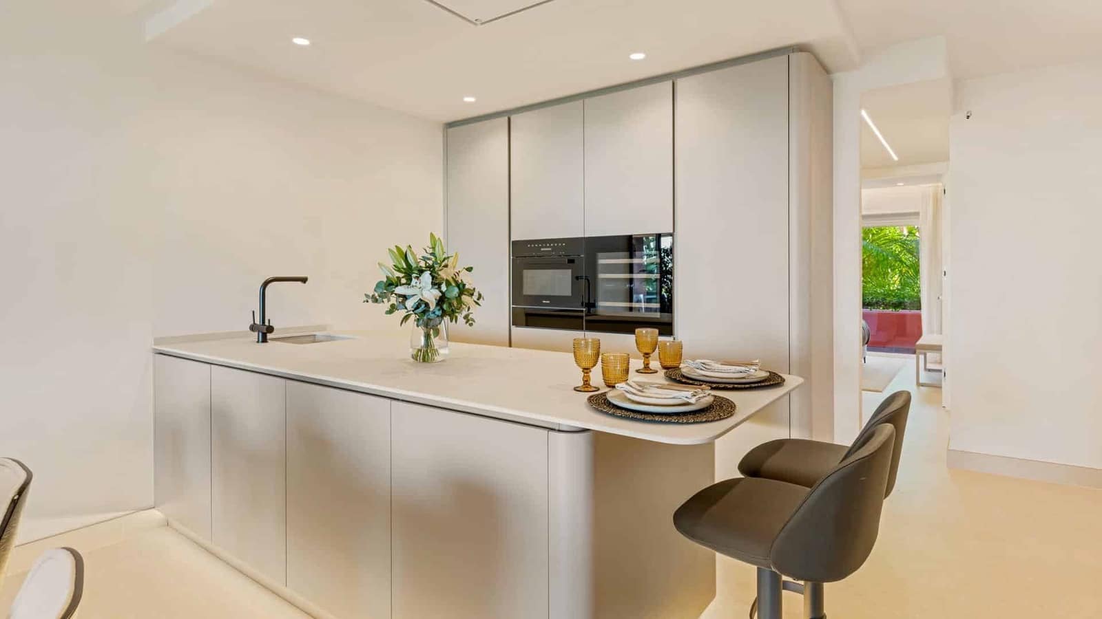 3 Zimmer Apartment zu verkaufen in Estepona mit Pool Garage - 1.765.000 € (Ref: 10066345)