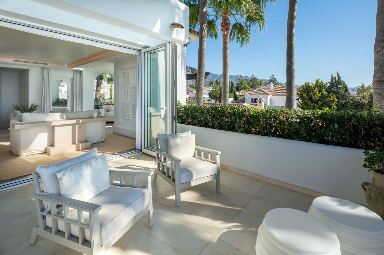 Chalet de 3 habitaciones en Marbella en venta con piscina garaje - 11.900.000 € (Ref: 10066347)