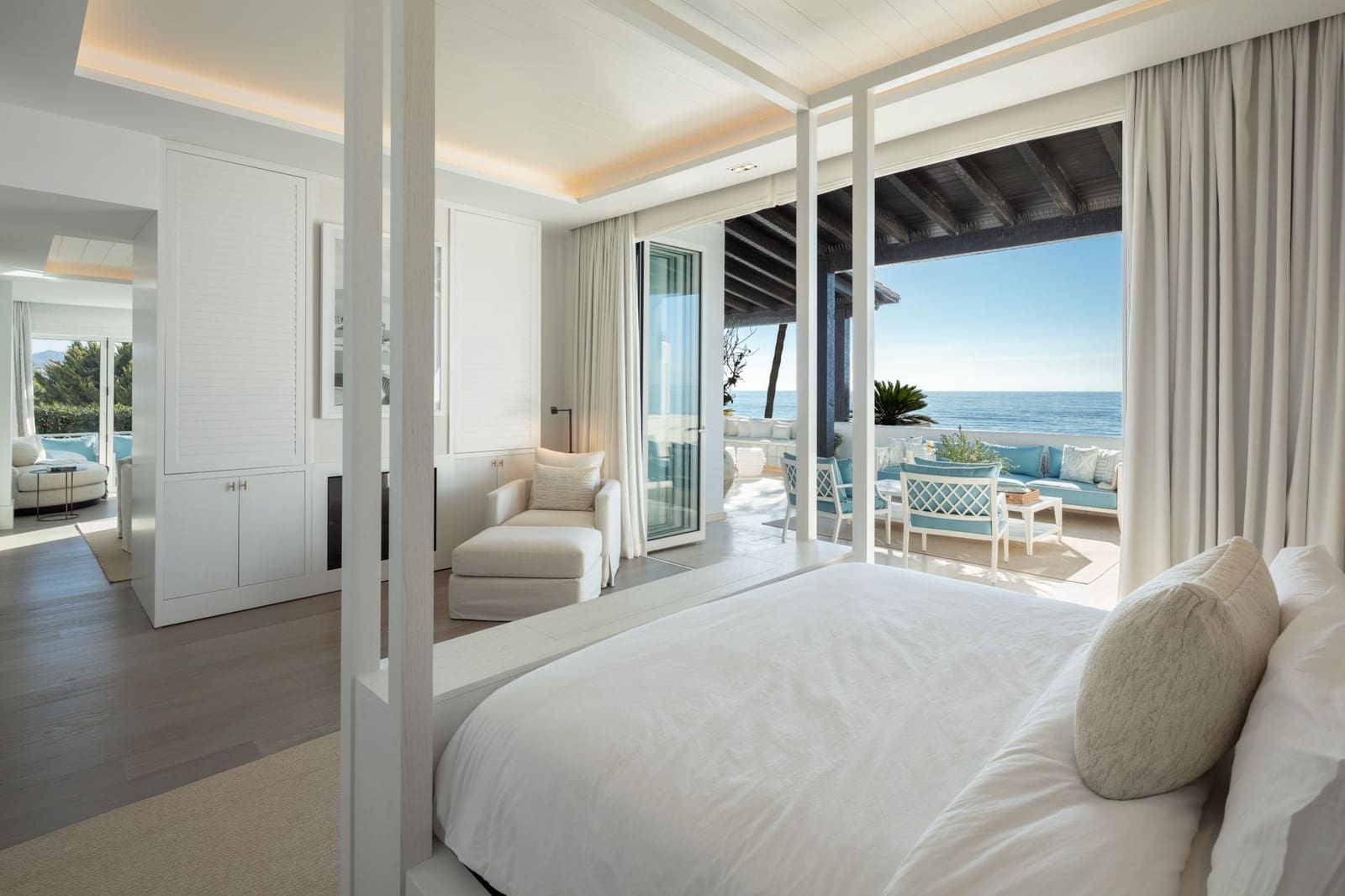 Chalet de 3 habitaciones en Marbella en venta con piscina garaje - 11.900.000 € (Ref: 10066347)