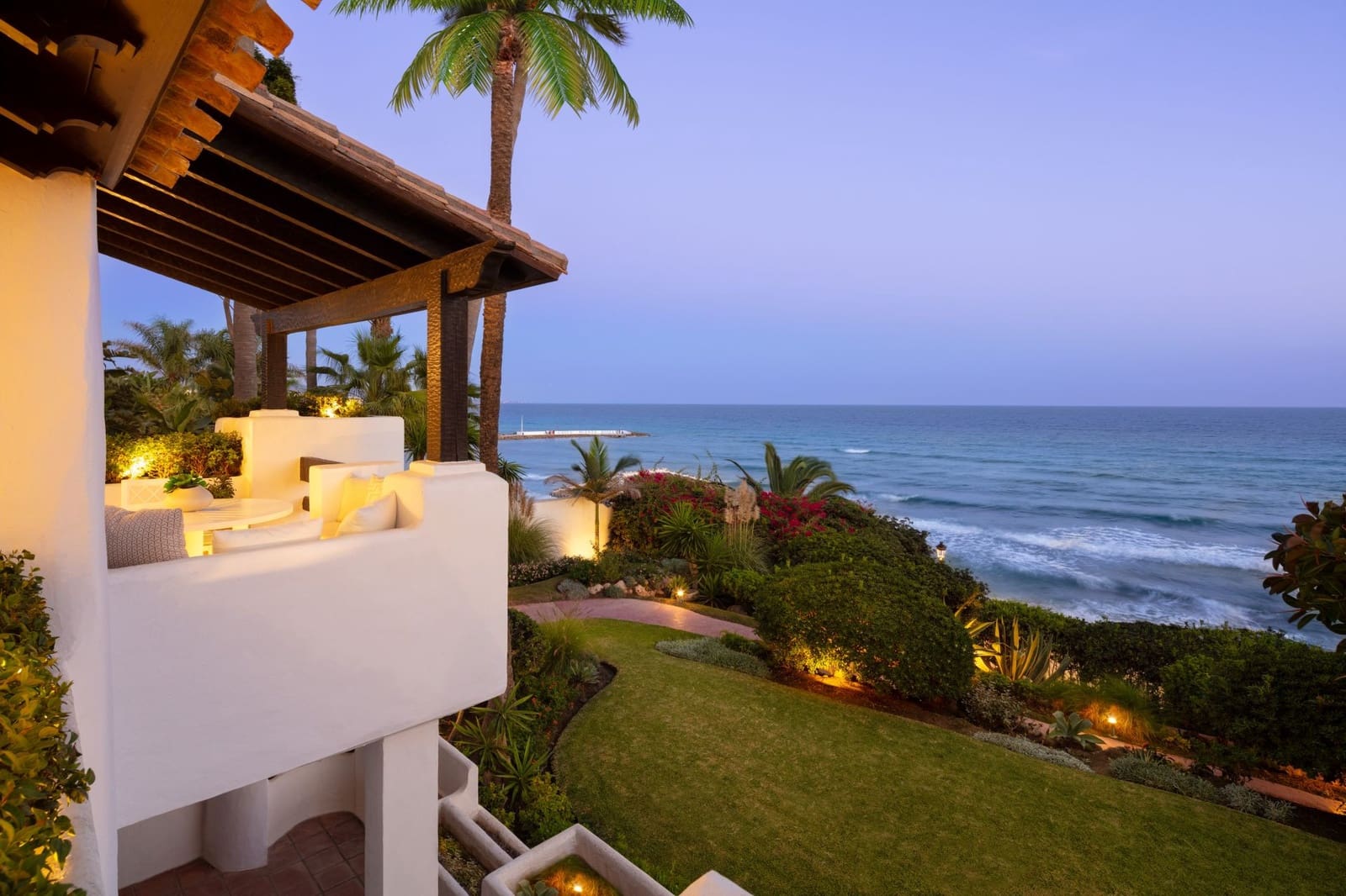 Chalet de 3 habitaciones en Marbella en venta con piscina garaje - 11.900.000 € (Ref: 10066347)