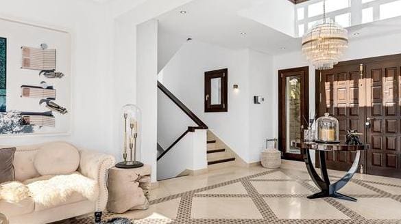 Chalet de 7 habitaciones en Marbella en venta con piscina - 4.995.000 € (Ref: 10066351)