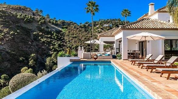 Chalet de 7 habitaciones en Marbella en venta con piscina - 4.995.000 € (Ref: 10066351)