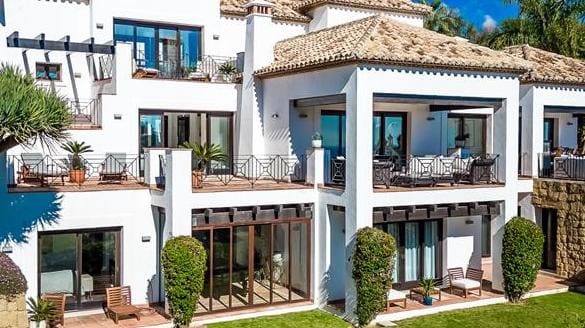Chalet de 7 habitaciones en Marbella en venta con piscina - 4.995.000 € (Ref: 10066351)