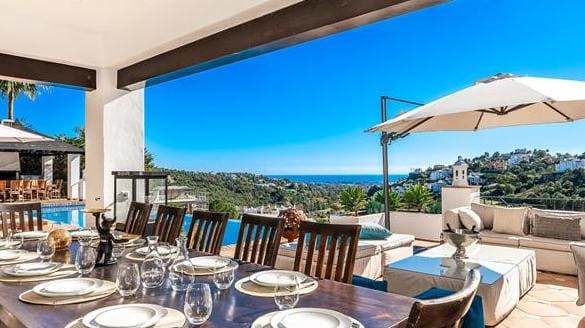 Chalet de 7 habitaciones en Marbella en venta con piscina - 4.995.000 € (Ref: 10066351)