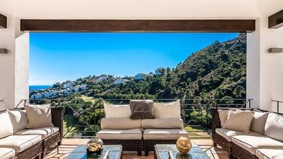 Chalet de 7 habitaciones en Marbella en venta con piscina - 4.995.000 € (Ref: 10066351)