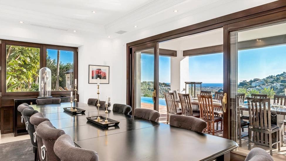Chalet de 7 habitaciones en Marbella en venta con piscina - 4.995.000 € (Ref: 10066351)
