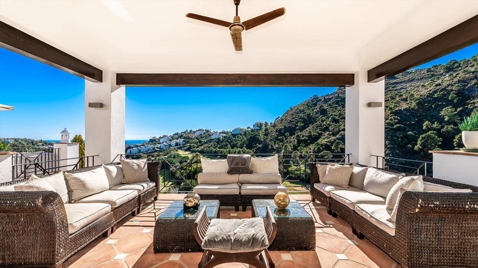 Chalet de 7 habitaciones en Marbella en venta con piscina - 4.995.000 € (Ref: 10066351)