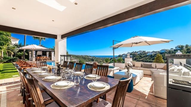 Chalet de 7 habitaciones en Marbella en venta con piscina - 4.995.000 € (Ref: 10066351)