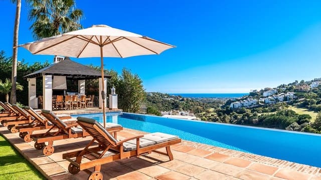 Chalet de 7 habitaciones en Marbella en venta con piscina - 4.995.000 € (Ref: 10066351)