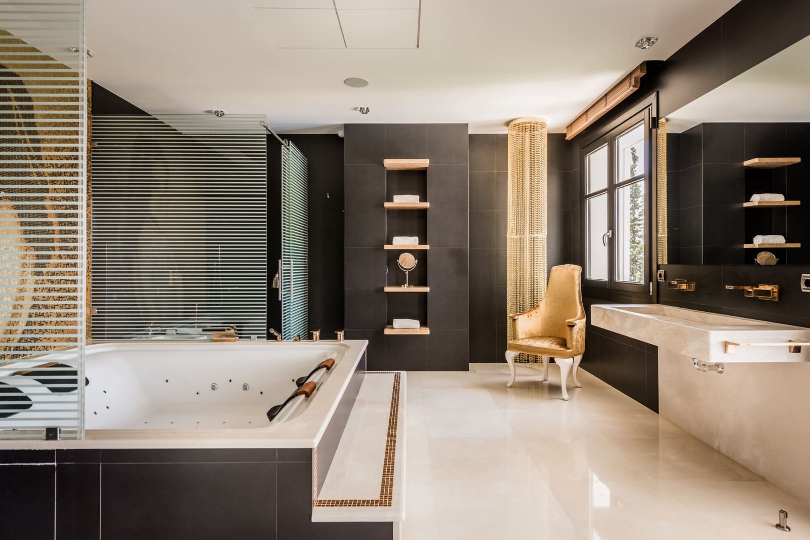 7 slaapkamer Villa te koop in Marbella met zwembad - € 9.500.000 (Ref: 10066353)