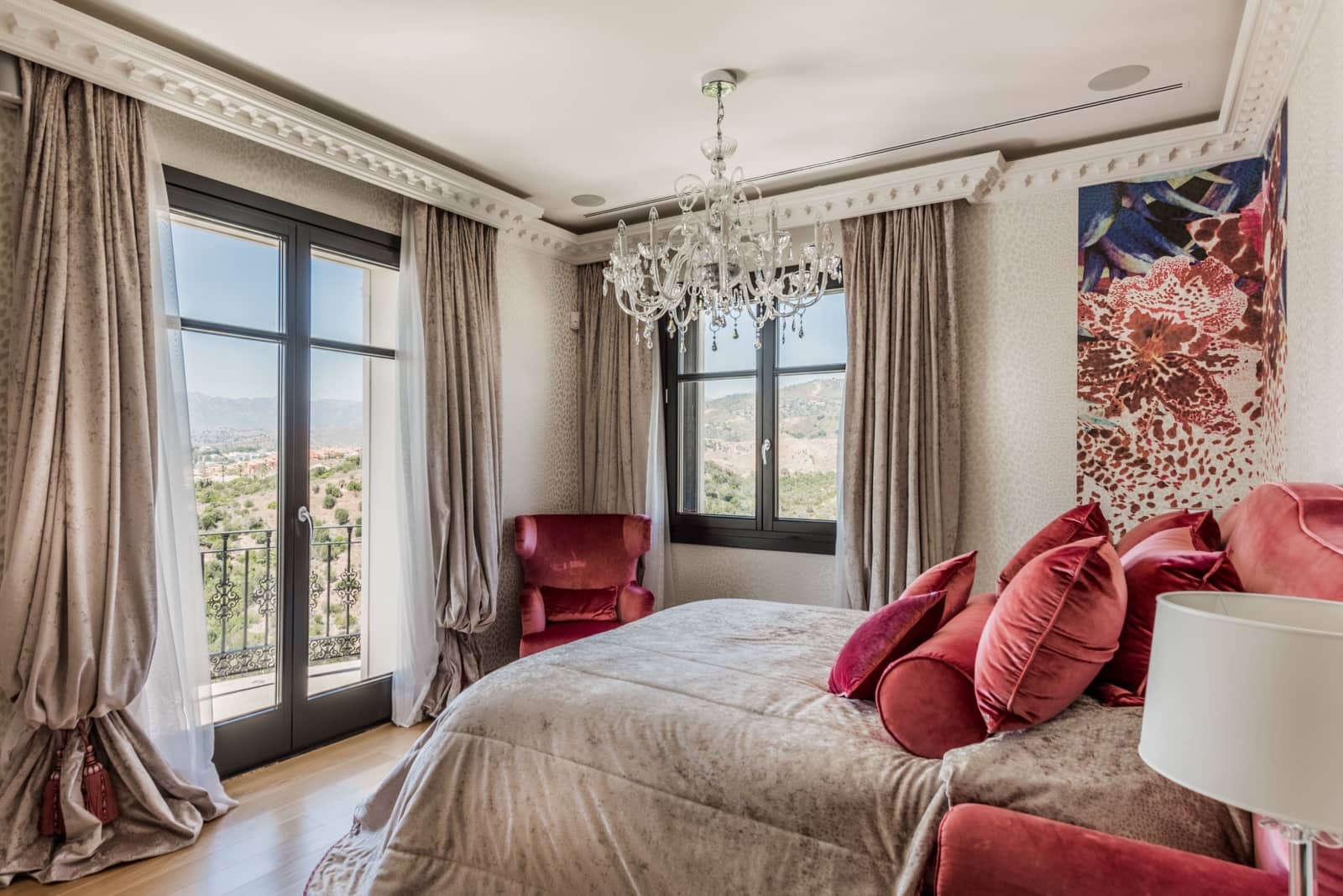 7 slaapkamer Villa te koop in Marbella met zwembad - € 9.500.000 (Ref: 10066353)