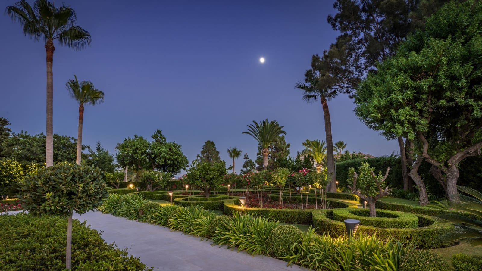 7 slaapkamer Villa te koop in Marbella met zwembad - € 9.500.000 (Ref: 10066353)