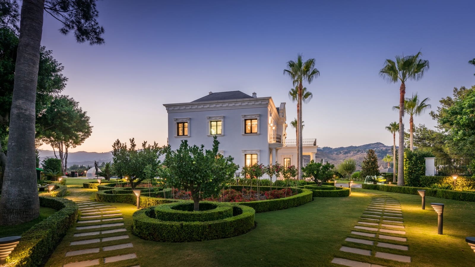7 slaapkamer Villa te koop in Marbella met zwembad - € 9.500.000 (Ref: 10066353)