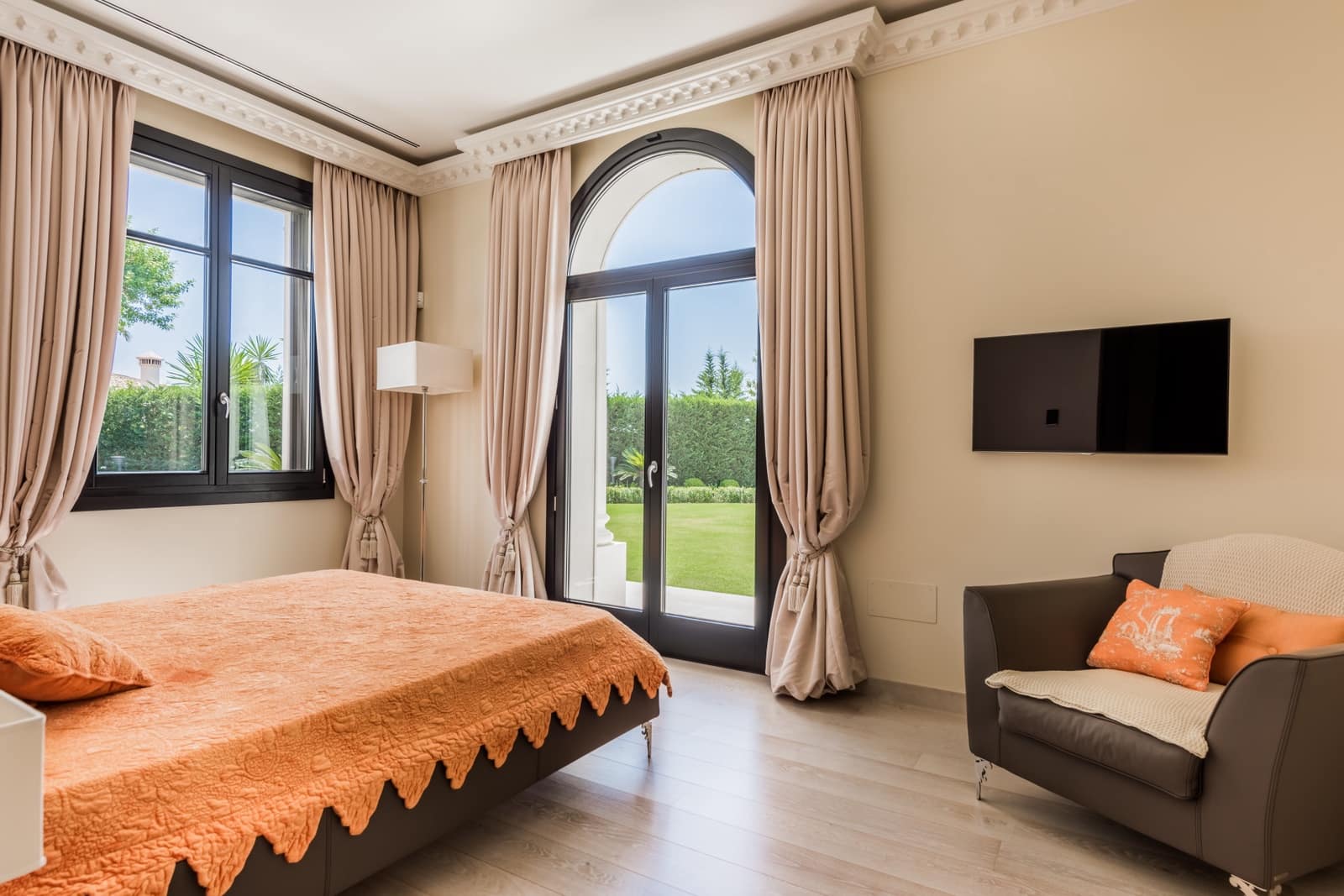 7 slaapkamer Villa te koop in Marbella met zwembad - € 9.500.000 (Ref: 10066353)