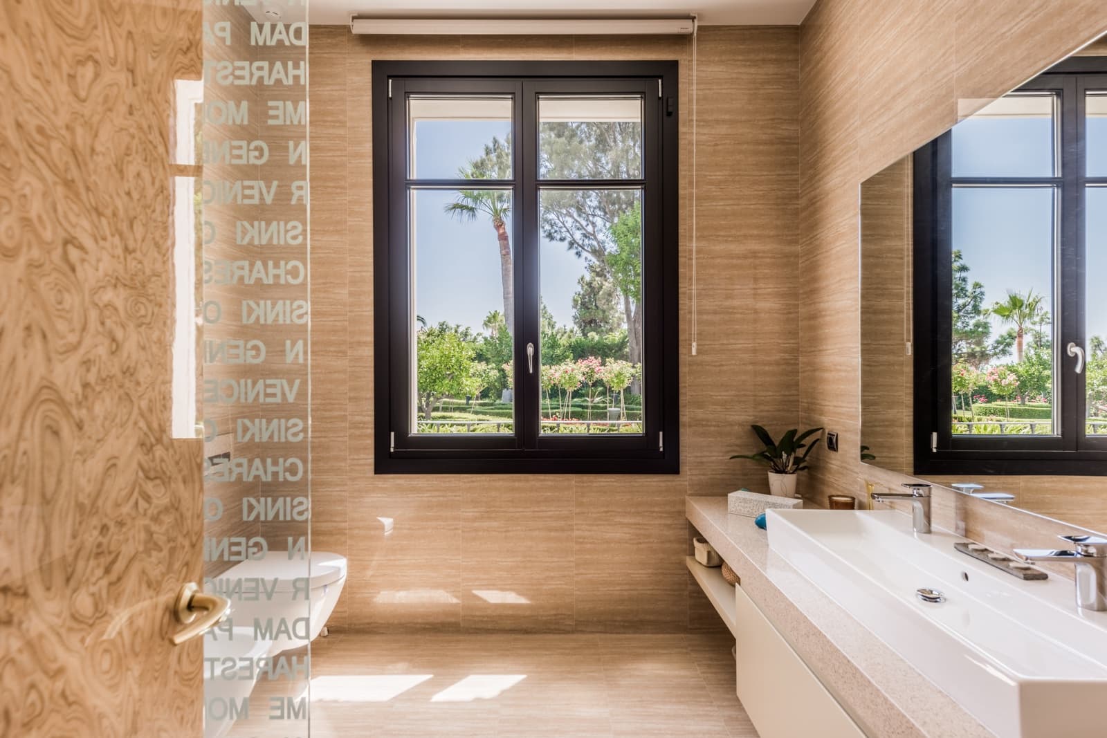 7 slaapkamer Villa te koop in Marbella met zwembad - € 9.500.000 (Ref: 10066353)