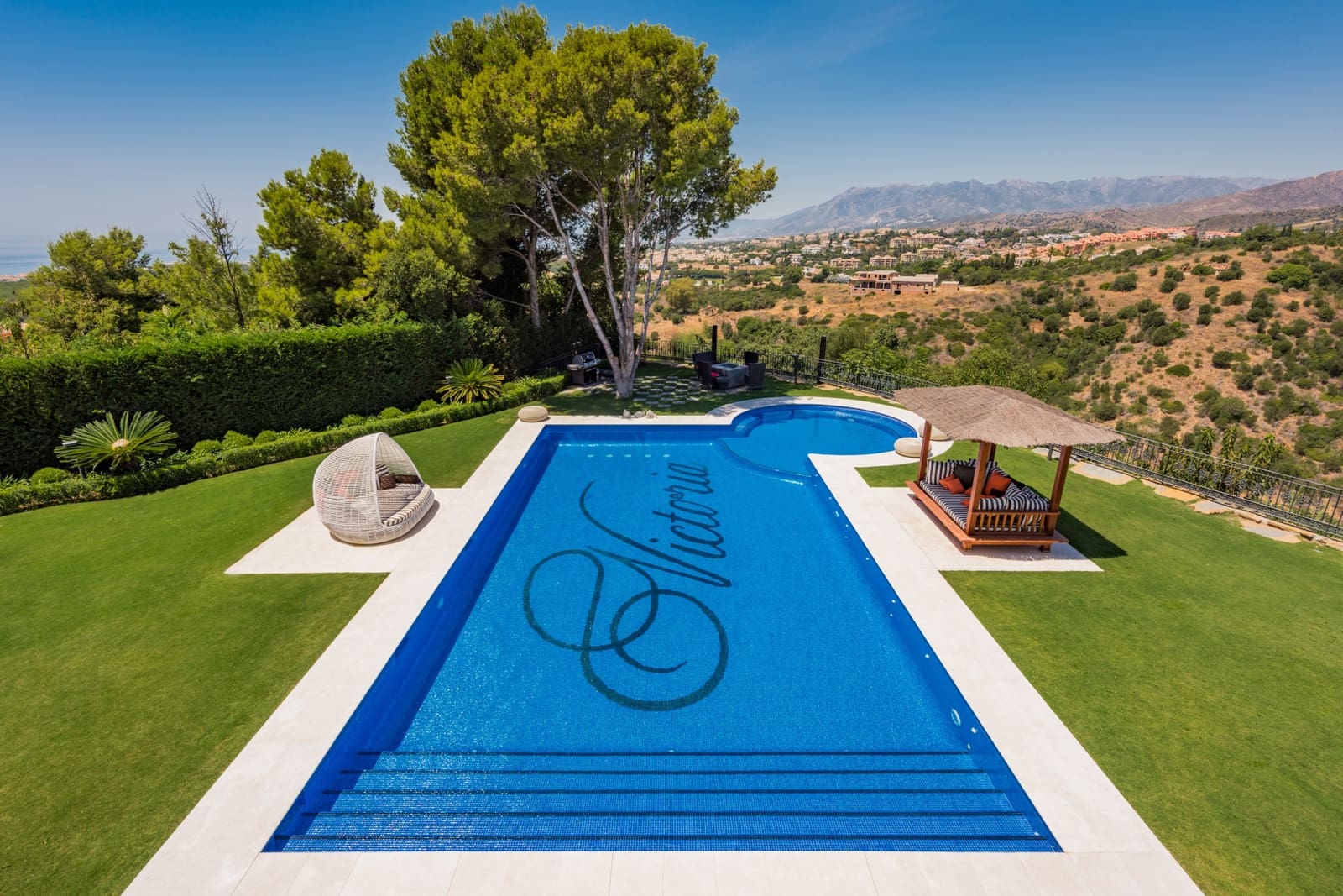 7 slaapkamer Villa te koop in Marbella met zwembad - € 9.500.000 (Ref: 10066353)