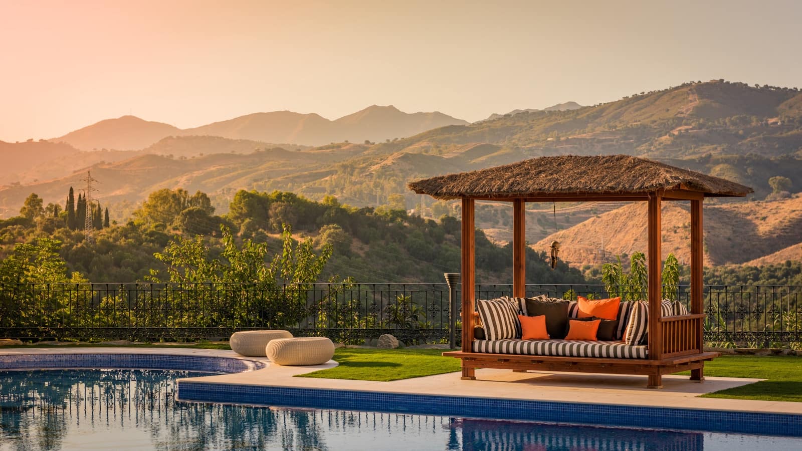 7 slaapkamer Villa te koop in Marbella met zwembad - € 9.500.000 (Ref: 10066353)