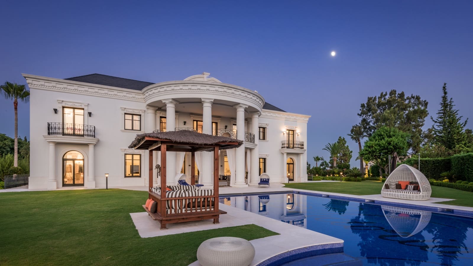 7 slaapkamer Villa te koop in Marbella met zwembad - € 9.500.000 (Ref: 10066353)