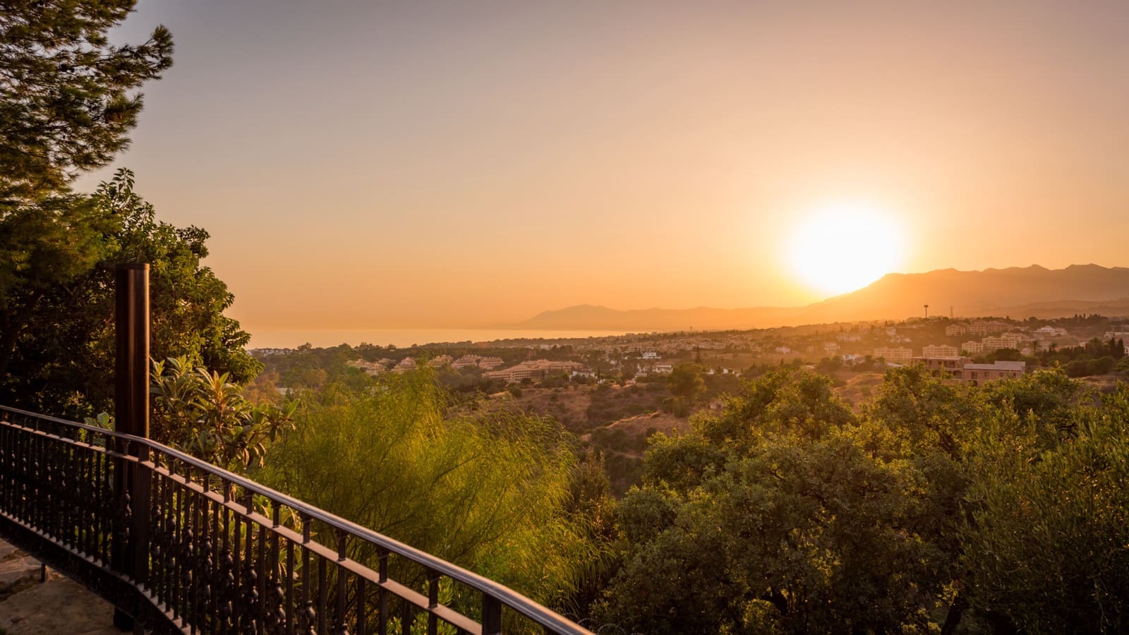 7 slaapkamer Villa te koop in Marbella met zwembad - € 9.500.000 (Ref: 10066353)