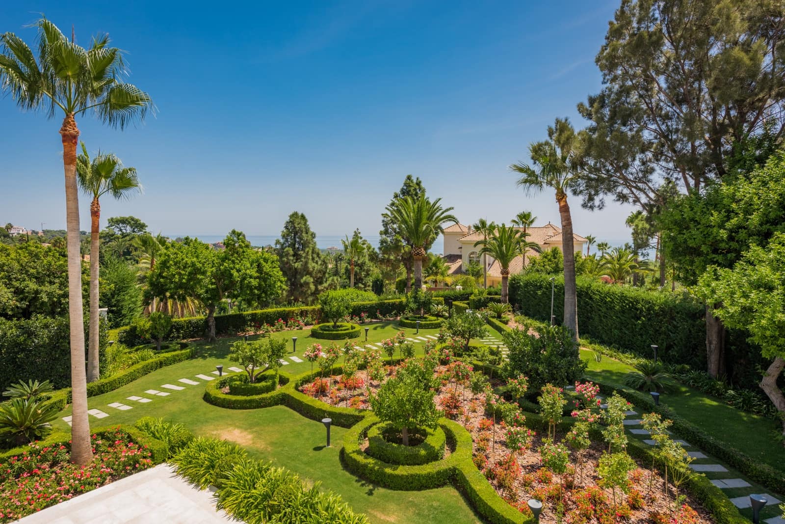 7 slaapkamer Villa te koop in Marbella met zwembad - € 9.500.000 (Ref: 10066353)