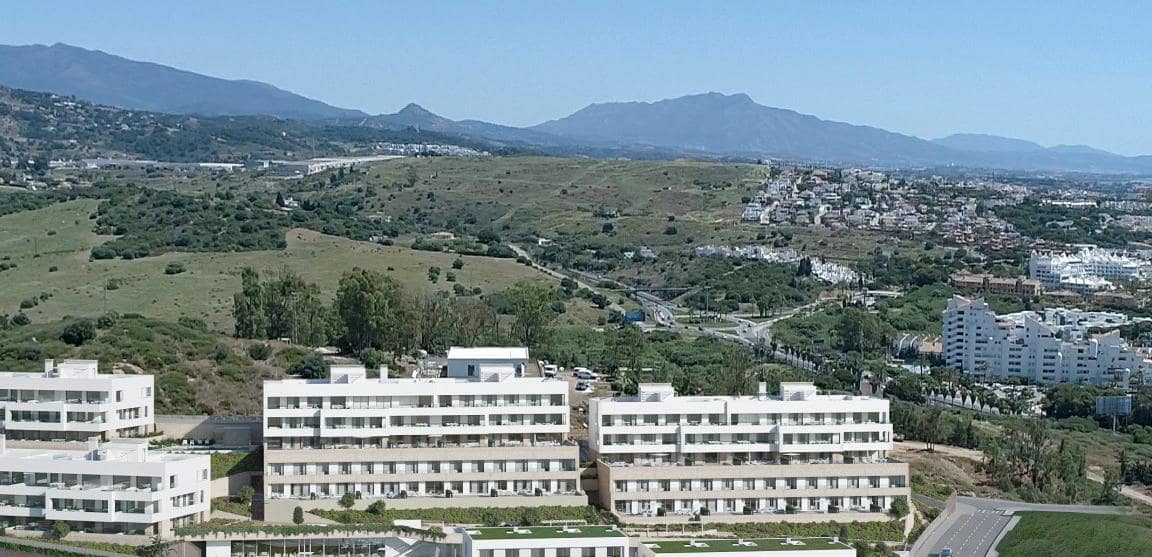 4 sypialnia Apartament na sprzedaż w Estepona z basenem garażem - 438 000 € (Ref: 10066354)