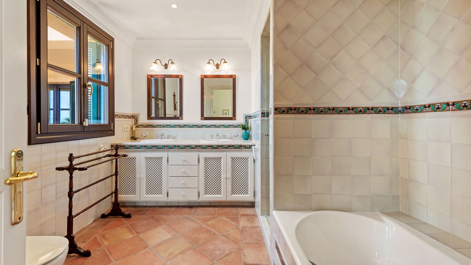 6 slaapkamer Villa te koop in Marbella met zwembad garage - € 10.500.000 (Ref: 10066356)